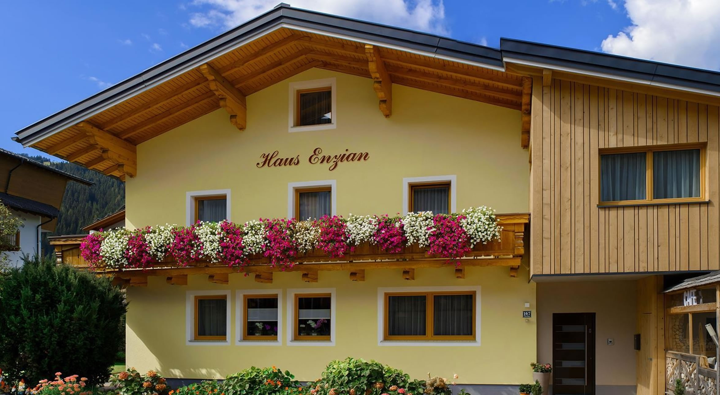 Winterurlaub im Haus Enzian in Flachau | Zimmer mit Frühstück & Appartement für 10 Personen